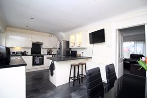 Kitchen/Diner- click for photo gallery